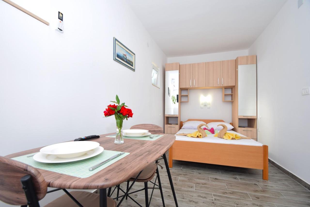Holiday Home Zeljko,Marija & Jakov Starigrad Paklenica Exterior foto