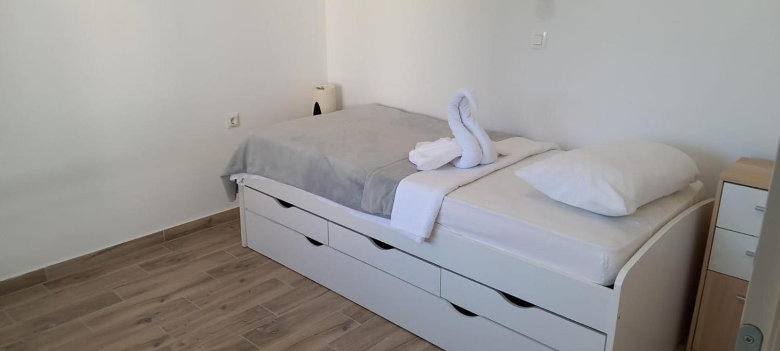 Holiday Home Zeljko,Marija & Jakov Starigrad Paklenica Exterior foto